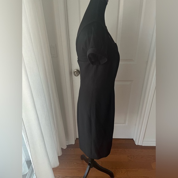 CAP-SLEEVES COCKTAIL DRESS - Picture 3 of 5